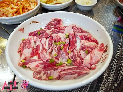 เนื้อติดซี่โครง