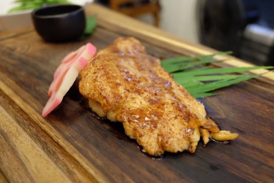 แซลมอนย่างราดซอสไข่ปลาเมนไตโกะ