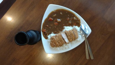 ข้าวแกงกะหรี่หมูทอด