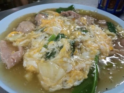 เมนูของร้าน สิทธิ์เจริญ ราดหน้าเนื้อเด้ง