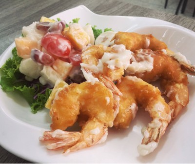 สลัดกุ้งทอด