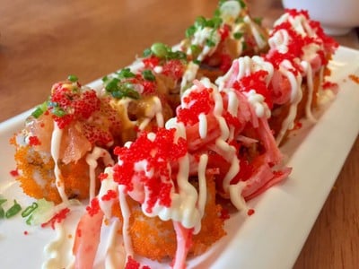 Aroi Sushi Thru Thonglor ถนนเพชรบุรีตัดใหม่