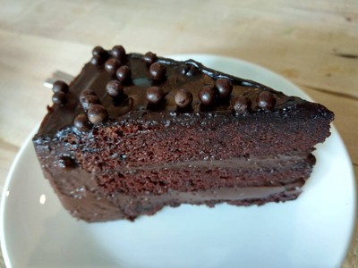 CHOCOLATE CAKE