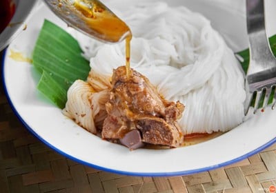 เมนูของร้าน กาดหนมเส้น (น้ำเงี้ยวเจียงฮาย)