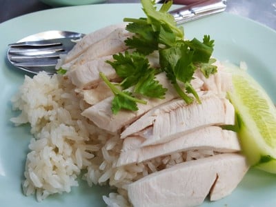 เมนูของร้าน ข้าวมันไก่ตอน นายน้อยเจ้าเก่า ถนนคอนแวน