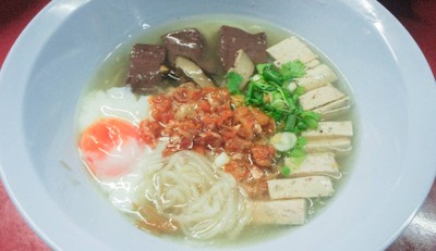 ต่อคิวก๋วยจับญวน (TorQueue) สุขุมวิท23 ต่อคิวก๋วยจับญวน (TorQueue) สุขุมวิท23