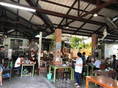 บรรยากาศ ครัวบ้านคุ้ม & Coffee House กองบิน 41