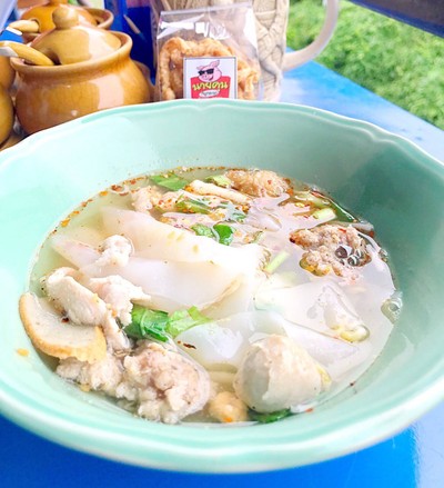 เส้นใหญ่หมูโบราณ 20-