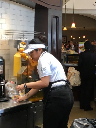 อาหาร หรือ เครื่องดื่ม