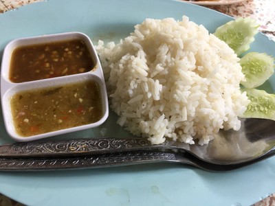 ข้าวสวยพร้อมน้ำจิ้มเป็ด