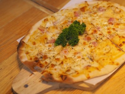 ข้าวหมูทอด ราดซอสเขียวหวาน