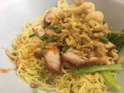 บะหมี่เกี๊ยวหมูแดงหมูย่าง