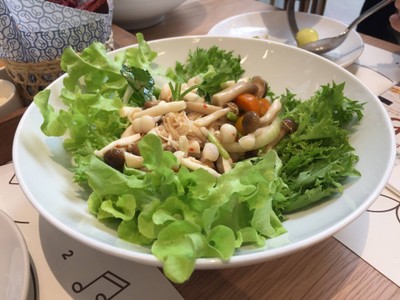 ยำเห็ดญี่ปุ่น