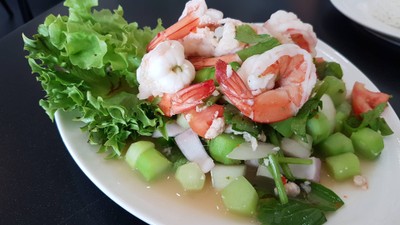 ยำคะน้ากุ้งสด