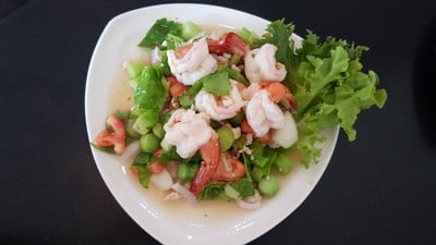 ยำคะน้ากุ้งสด