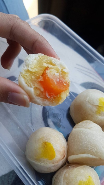 ขนมเปี๊ยแม่มด