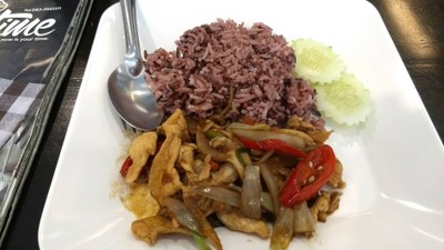 ข้าวราดผัดพริกอกไก่