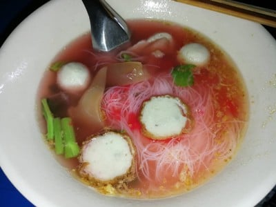 ก๋วยเตี๋ยวลูกชิ้นปลา ตรงข้ามเช็งซิมอี้ตรอกโรงหมู ก๋วยเตี๋ยวลูกชิ้นปลา ตรงข้ามเช็งซิมอี้ตรอกโรงหมู