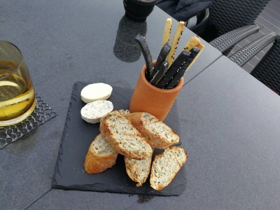 อาหาร หรือ เครื่องดื่ม