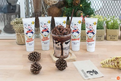 Nom More Cafe หัวหินมาร์เก็ตวิลเลจ