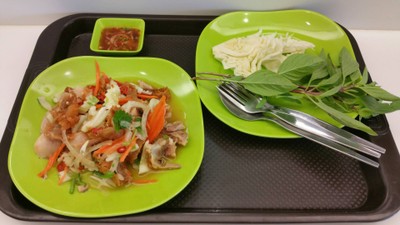 ยำไก่ทอด