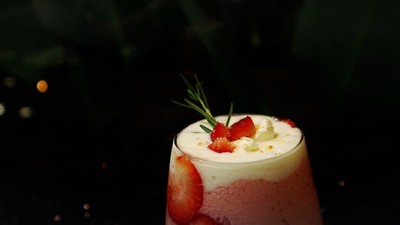 STRAWBERRY CHEESECAKE