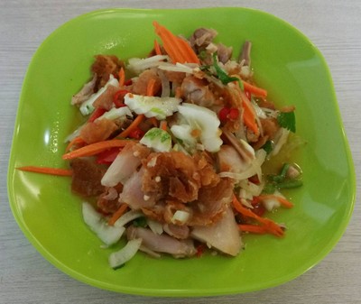 ยำไก่ทอด