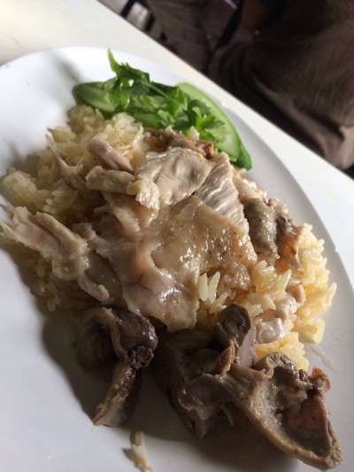 ข้าวมันไก่พิเศษบวกเครื่องใน
