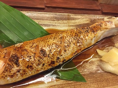 ข้าวท้องแซลม่อนย่างซีอิ้ว