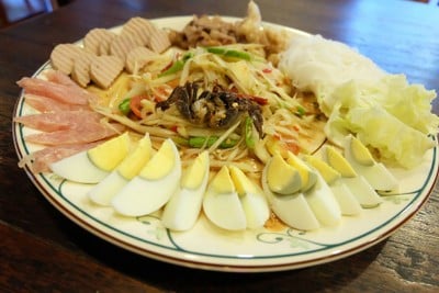 ส้มตำถาด