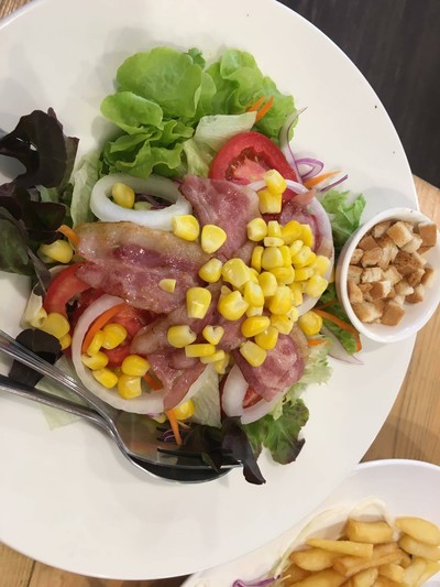 บ้านสเต็ก (Ban Steak) หน้าโรงเรียนโยธินบูรณะ บ้านสเต็ก (Ban Steak) หน้าโรงเรียนโยธินบูรณะ