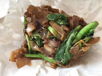 ผัดซีอิ๊วหมูกรอบ