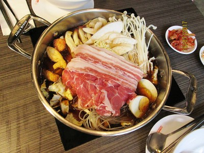 ต๊อกปกกี หมูสามชั้น ซอสคันจัง