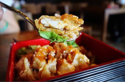 เบนโตะข้าวไก่กรอบ