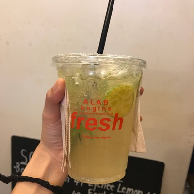 เมนูของร้าน A Laboratory Begins