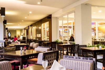 บรรยากาศ NIMMAN BAR & GRILL Chiang Mai