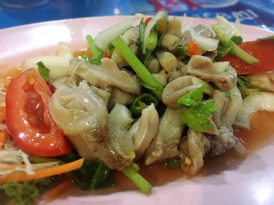ยำไส้ตัน