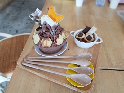 ALL ARE EGGs (ออลอาร์เอ้กส์) ALL ARE EGGs (ออลอาร์เอ้กส์)