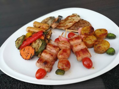 อาหาร หรือ เครื่องดื่ม