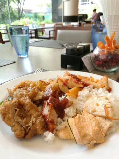อาหาร หรือ เครื่องดื่ม