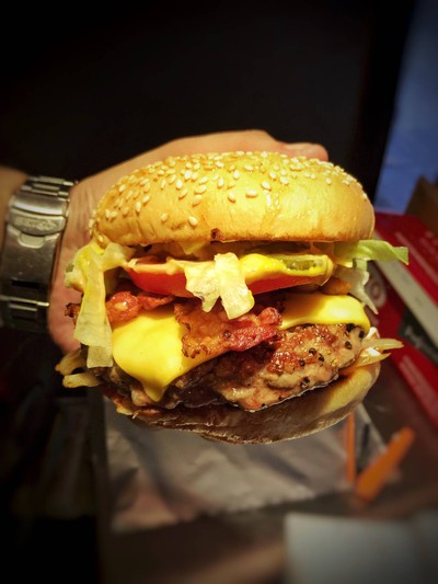 Barney's Burger Joint (บาร์นี่ เบอร์เกอร์) Ari Barney's Burger Joint (บาร์นี่ เบอร์เกอร์) Ari