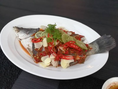 อาหาร หรือ เครื่องดื่ม