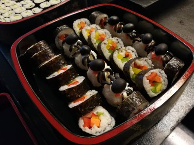 อาหาร หรือ เครื่องดื่ม