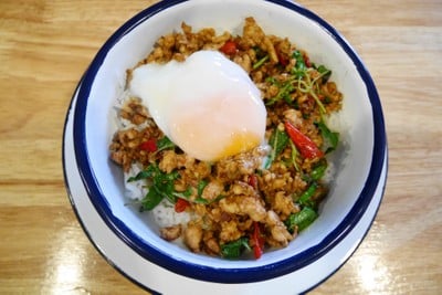 เมนูของร้าน ส้มตำแฟร์สโตร์ & The Backyard Cafe