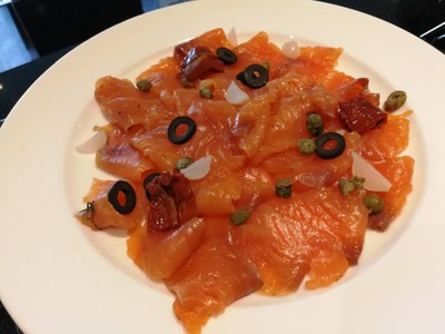 อาหาร หรือ เครื่องดื่ม