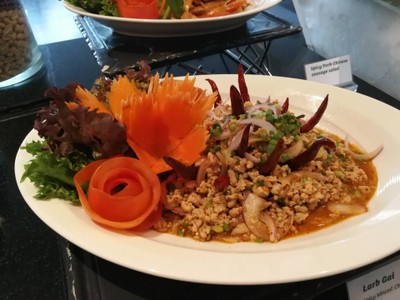 อาหาร หรือ เครื่องดื่ม