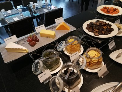 อาหาร หรือ เครื่องดื่ม