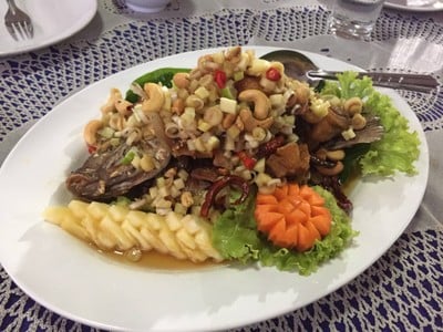 อาหาร หรือ เครื่องดื่ม