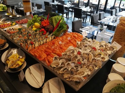 อาหาร หรือ เครื่องดื่ม