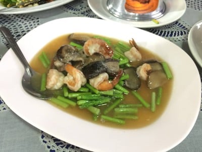 อาหาร หรือ เครื่องดื่ม